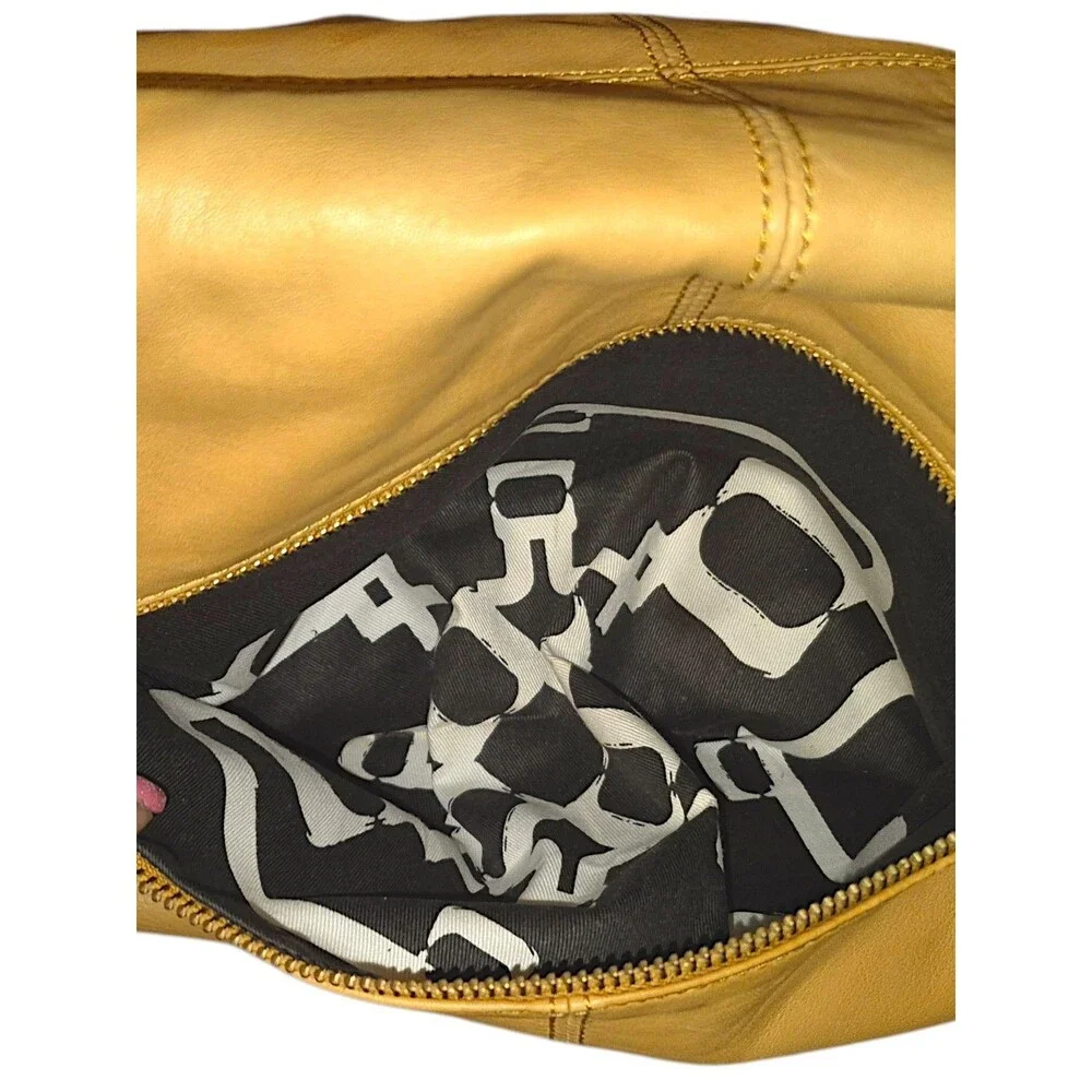 Vintage 100% Leather Steve Madden Mustard Yellow Large Purse In Great Condition